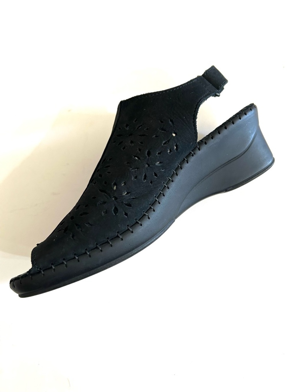 La Plume Suede Women's Black Slingback Comfort Wedge size 8